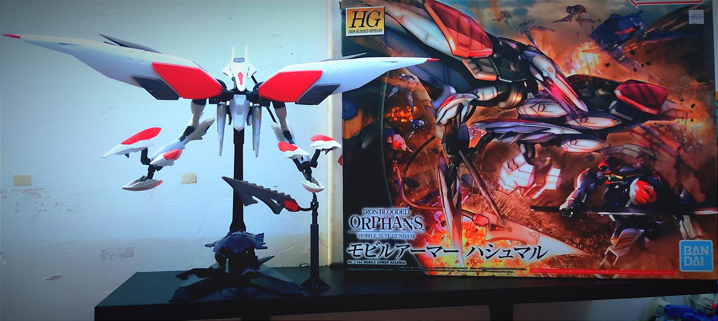 Bandai HG 1/144 Mobile Armor Hashmal – Gundam IBO – Kit à Monter Avec Pluma Et Accessoires – Dès 8 Ans
