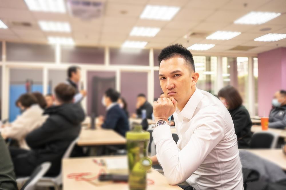 ShonKo 熊課知識平台 - 不懂學習的房仲業務，將錯失冒泡的大好機會！ 身為房仲業務，你都怎麼學習呢？ 是獨自摸索，還是跟著學長姊的步伐 ...