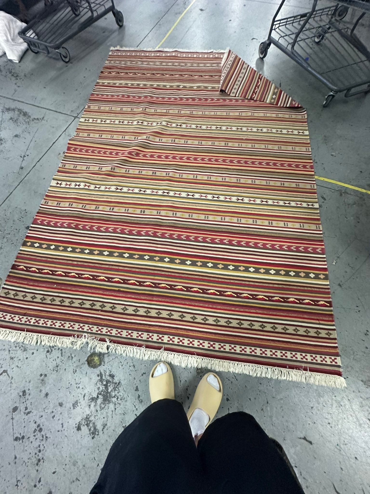 How to differentiate between a vintage and an IKEA kilim rug?