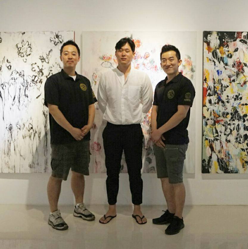 치킨대학교 - 이학 작가님의 갤러리 방문~! 그의 아름다운 색채로 물들인 공간을 여러분과 공유합니다~!...