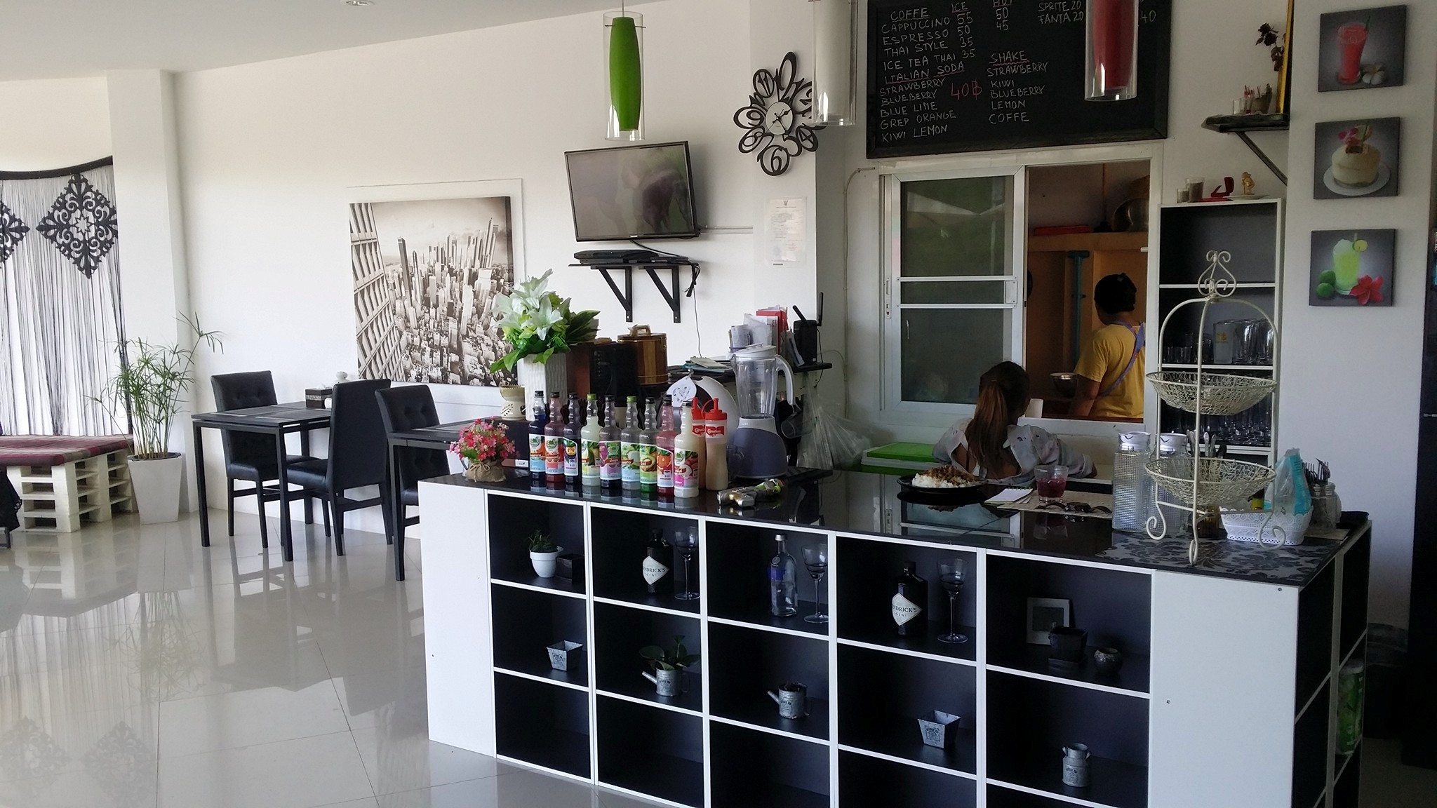 Café Family - Café Family added a new photo — feeling...