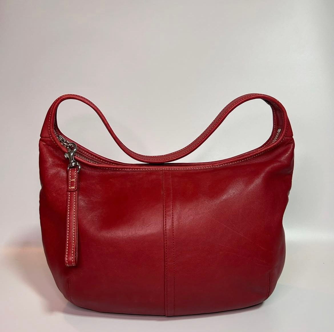 ISO Coach Ergo 9219/9221 or 9220 in red leather or red suede ❤️