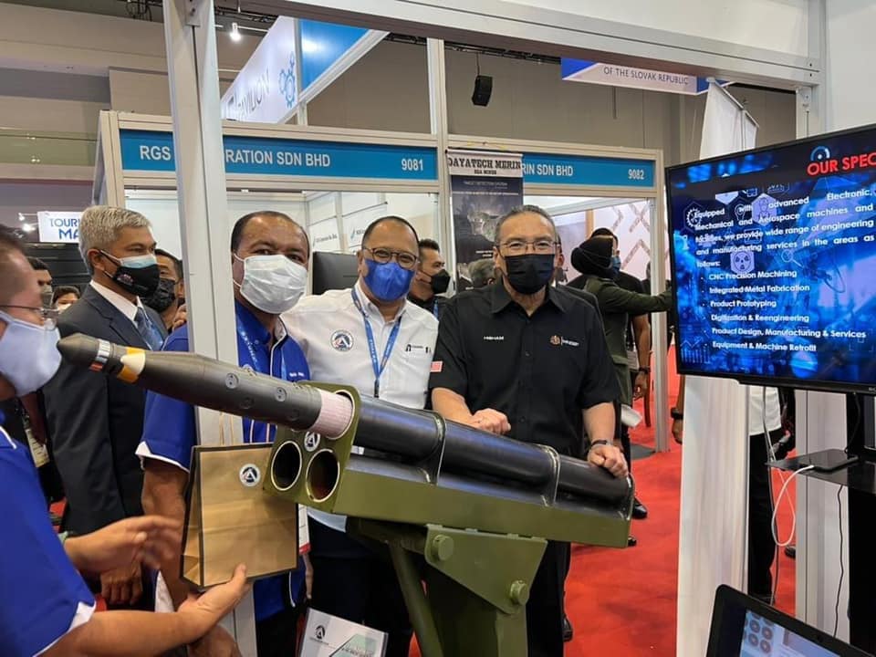 2.7 inch Rocket motor buatan... - Malaysia Military Review