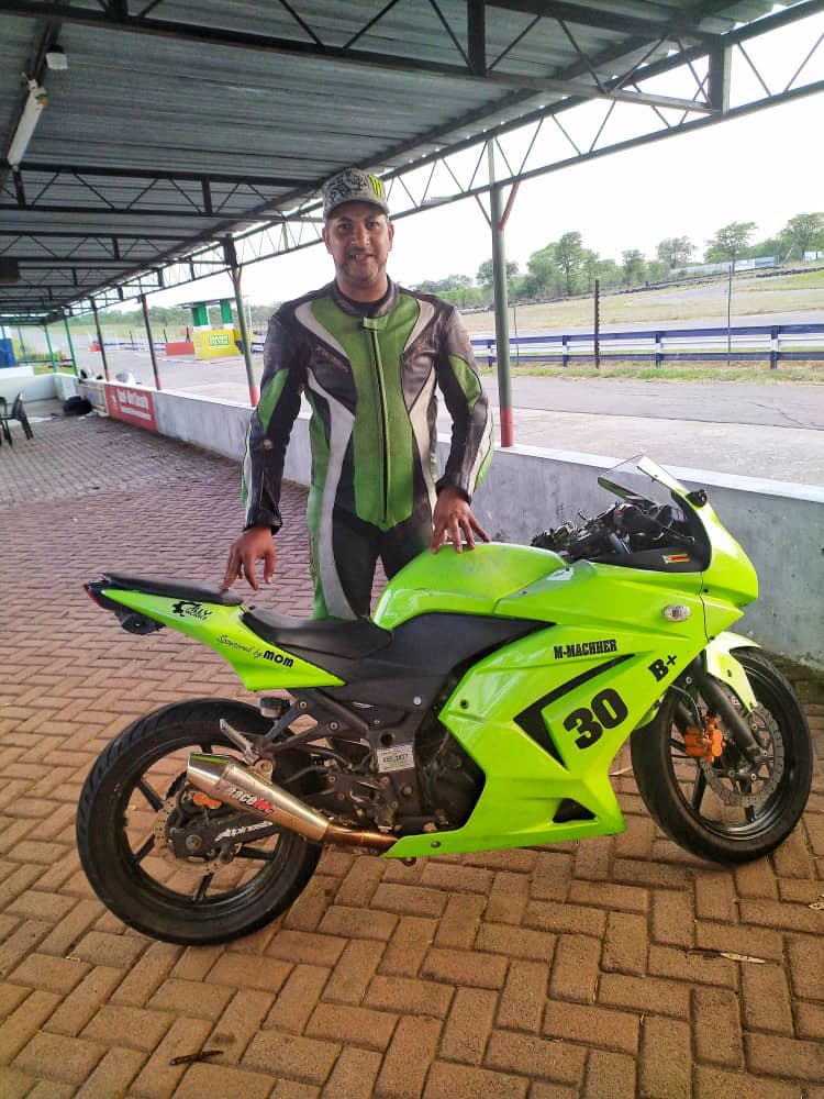 Michael Machher rides Kawasaki ZX250 in endurance race
