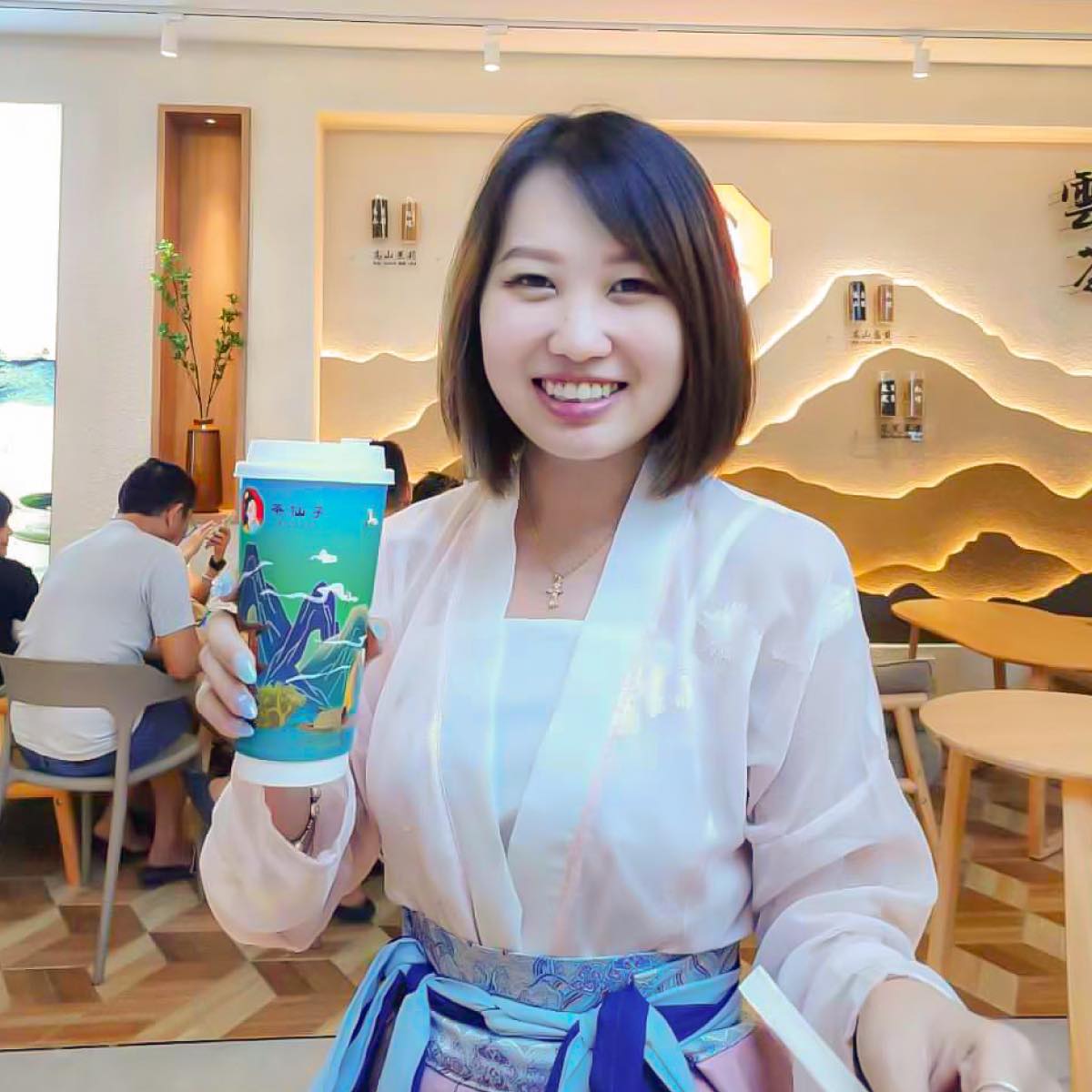 茶仙子 Beutea MY - 身穿汉服的小姐姐们降临茶仙子 让我们感受到满满的中秋氛围🥰...