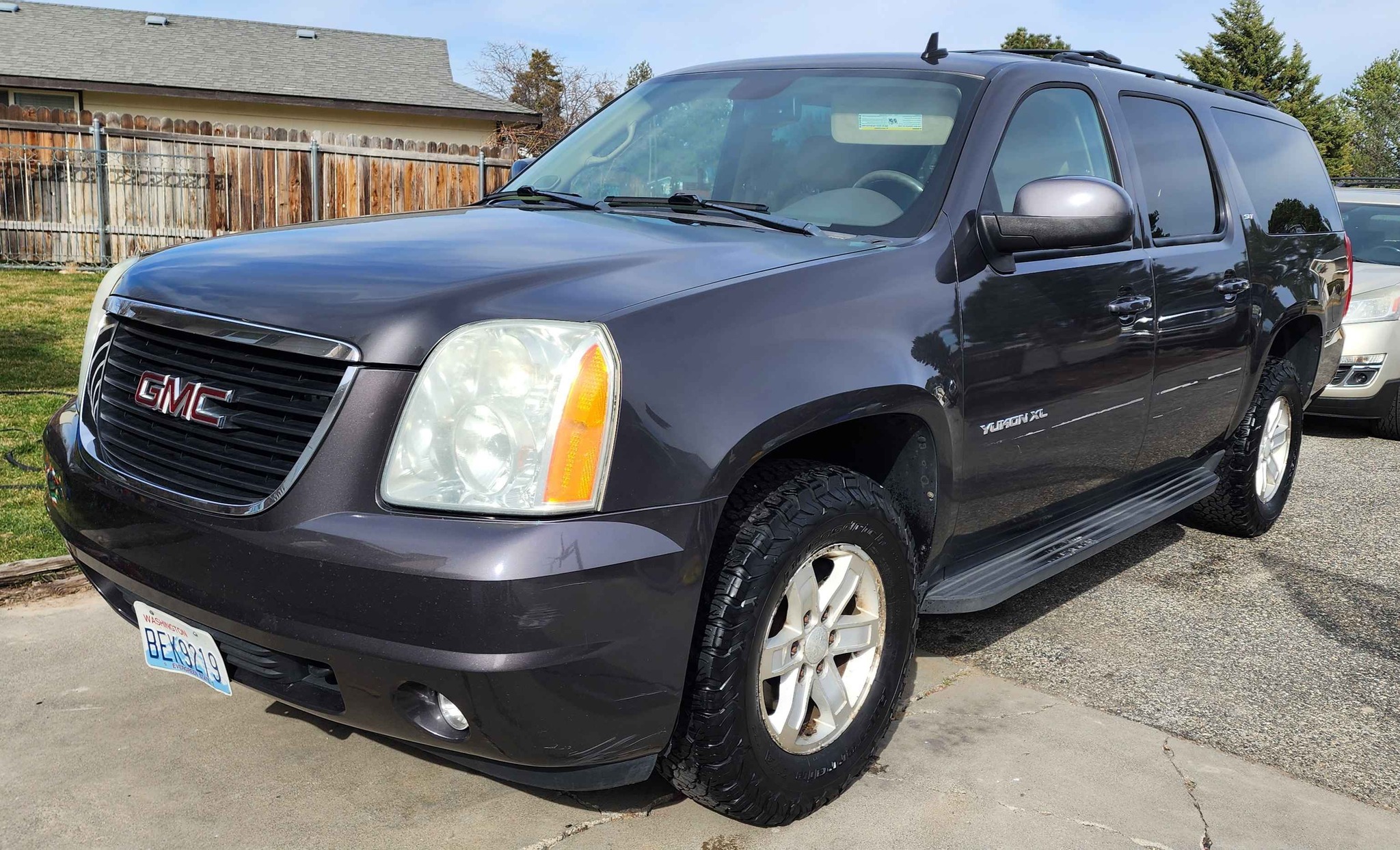 2007-2014 GMC Yukon Floor Mats, Liners & Carpets