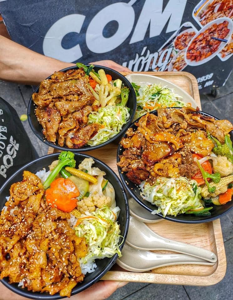 LẨU SALUT KIM MÃ ĐIỂM ĐẾN ẨM THỰC LÝ TƯỞNG