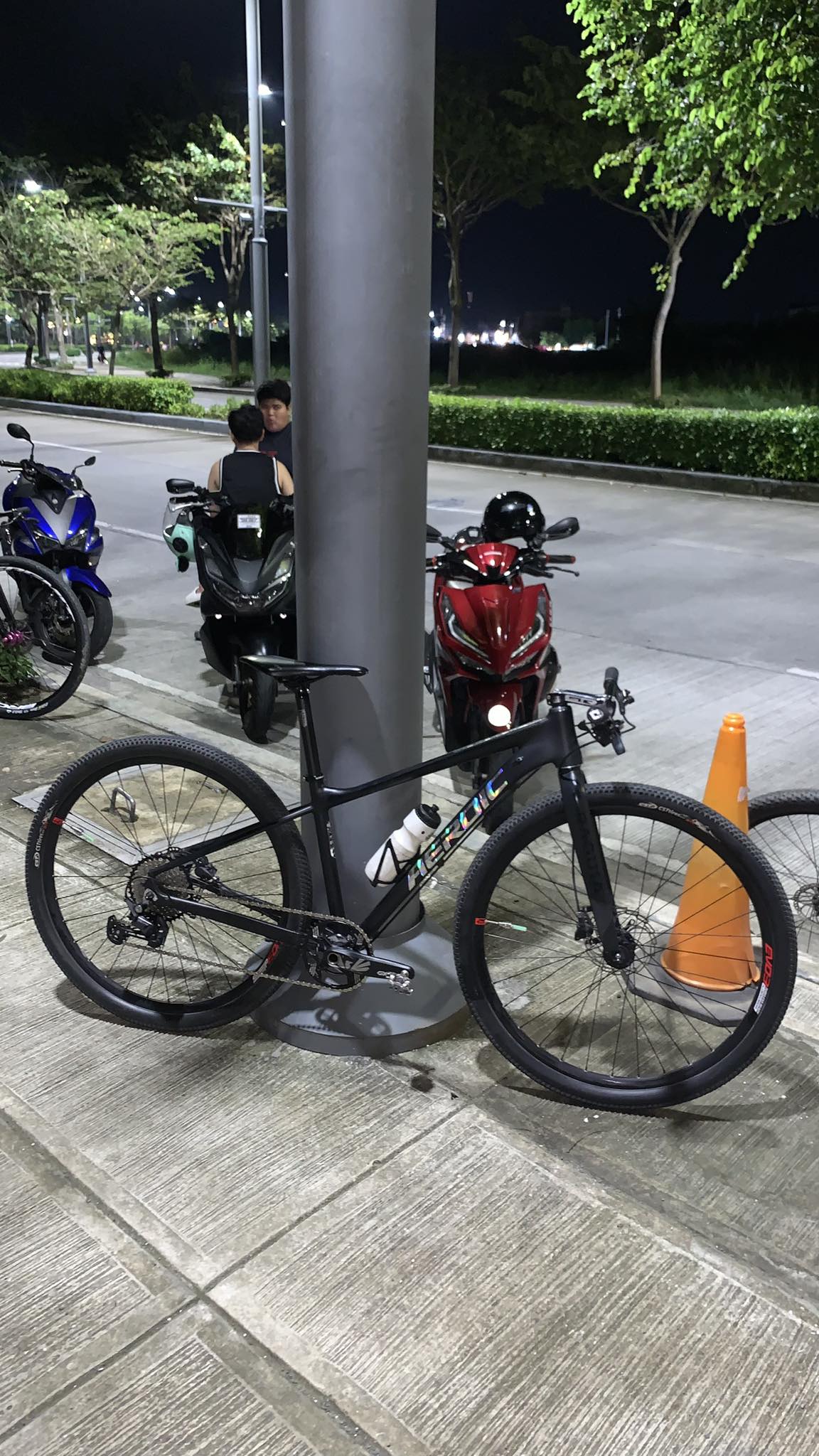 Frame: cole 29ers alloy fork: speedone air pork Hub: speedone