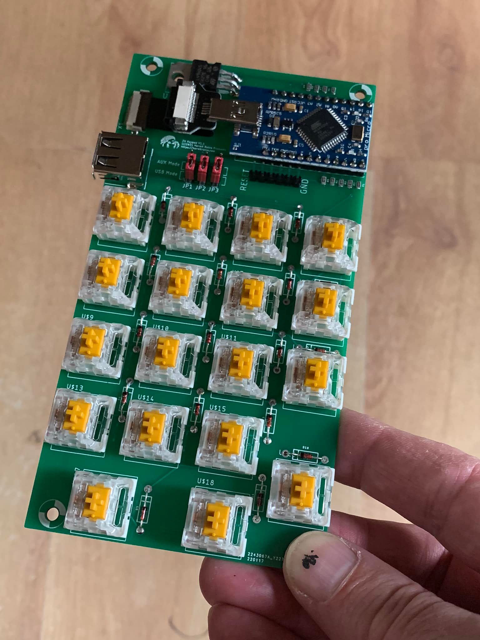 Old keypad replacement with built-in piezo buzzer