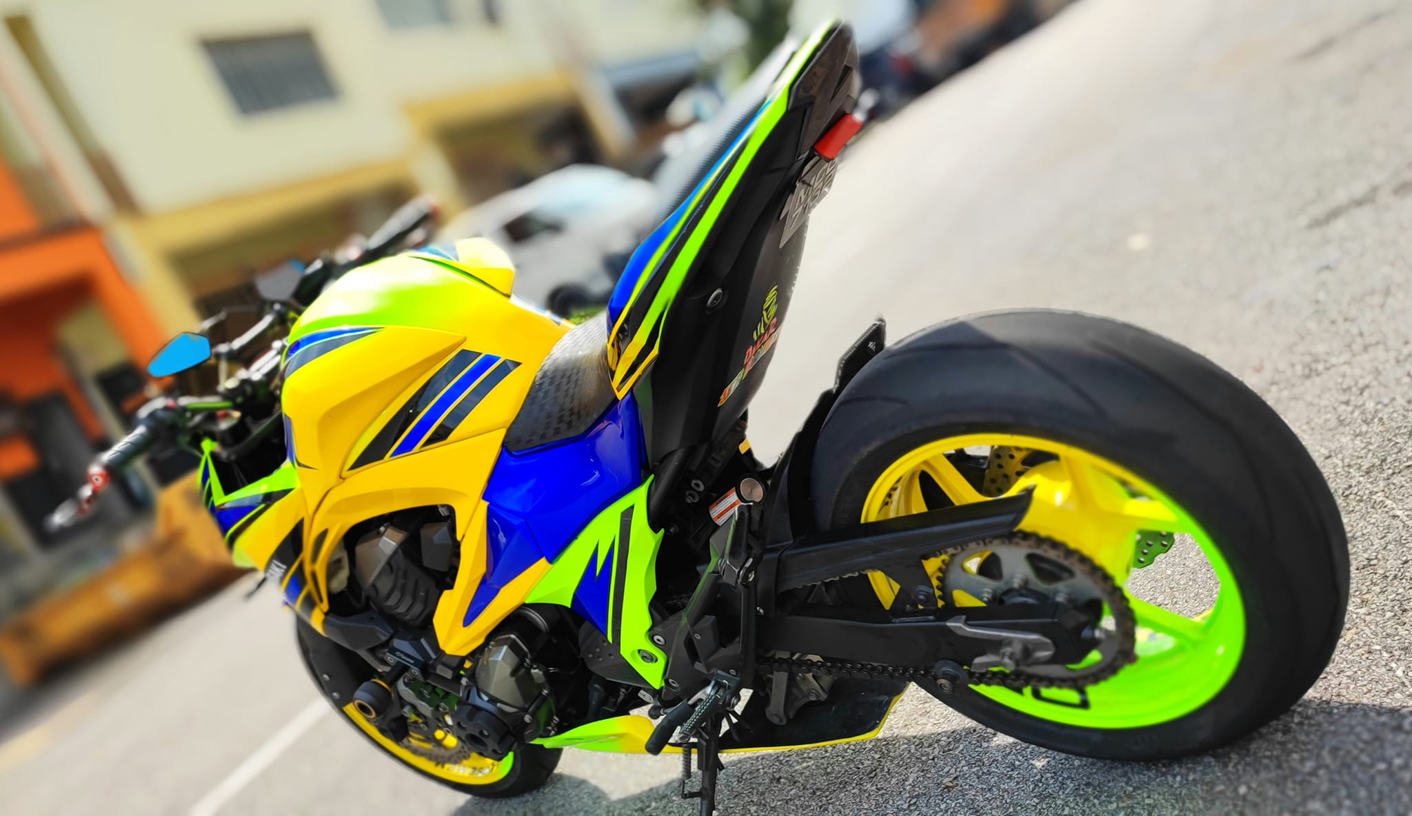 Kawasaki Z800 Neon Yellow for sale!* 🔥🔥🔥 💥Manufactured 2012