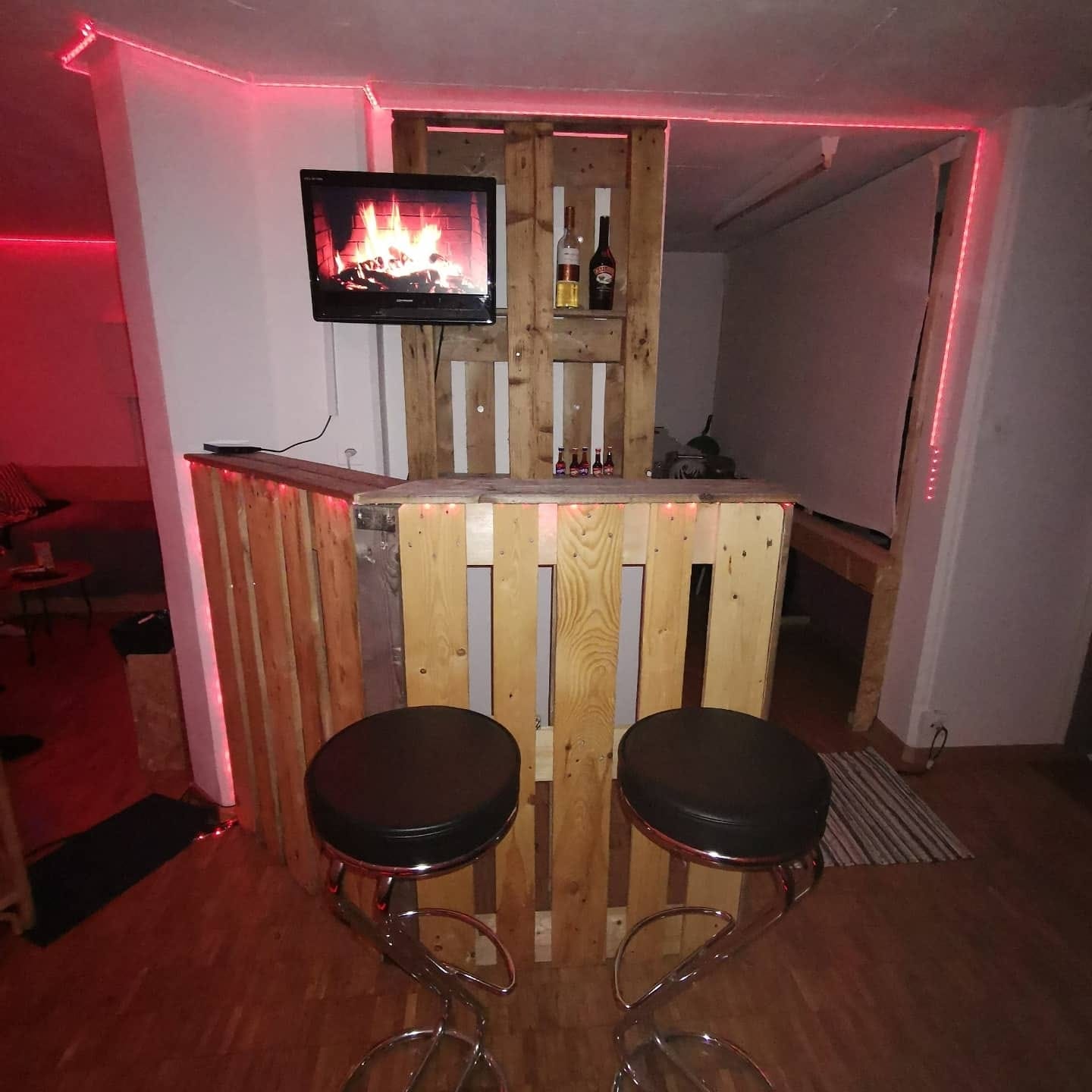 Paletten-Möbel & Holzarbeiten📏🔨 | Facebook