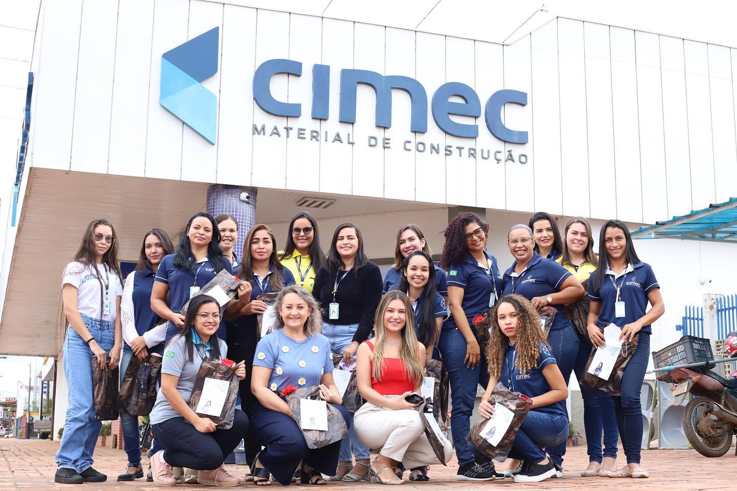 CIMEC - FELIZ DIA DAS MULHERES 💙👩‍👧 | Facebook
