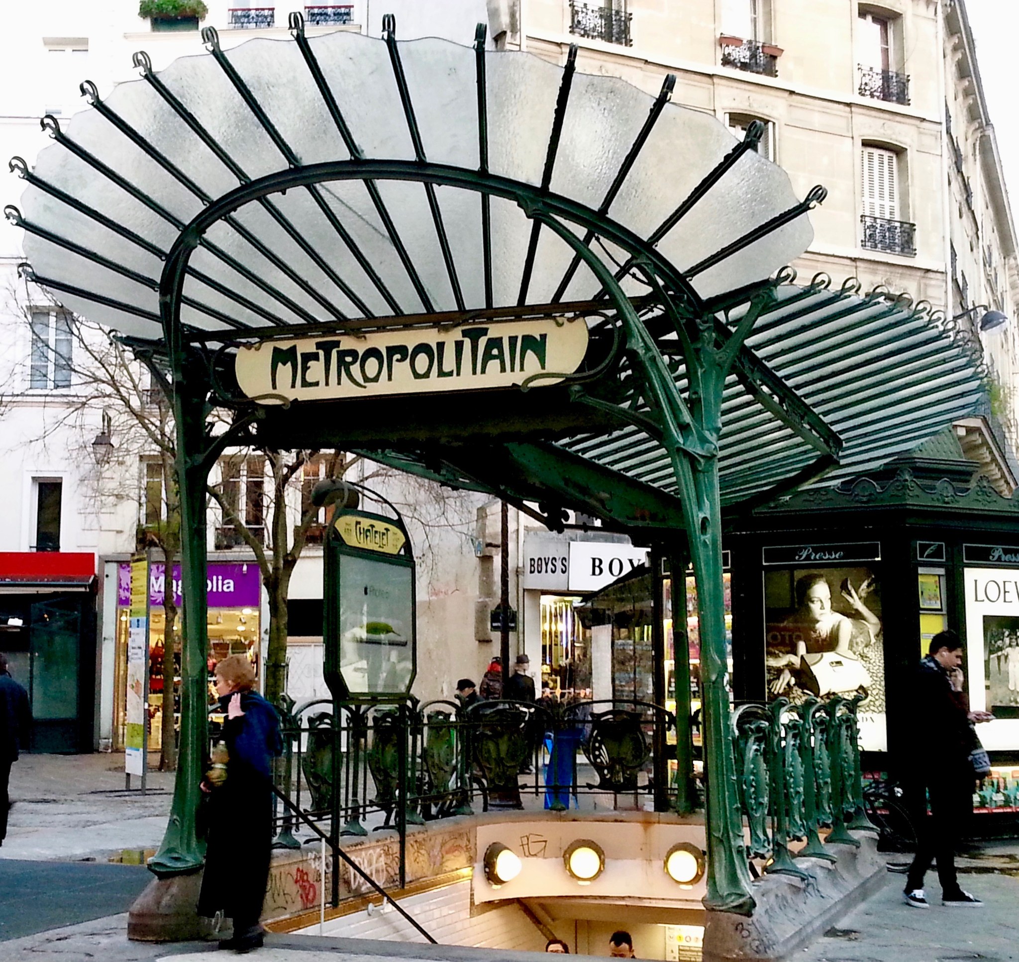 Le Kiosque des Noctambules is one of the most unexpected Metro 