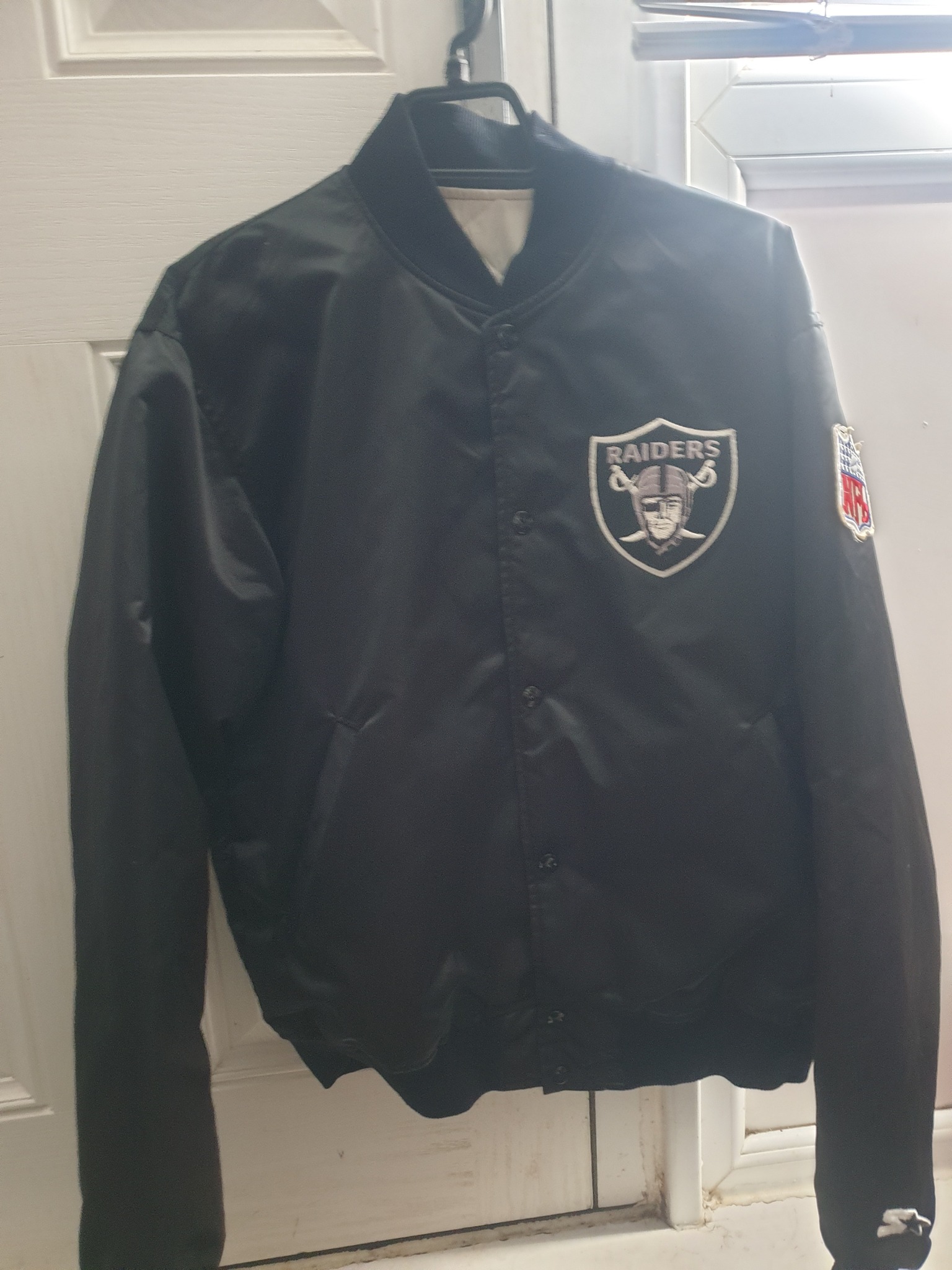 HELP NEEDED iv come across this LA raiders bomber jacket from the 