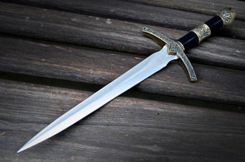 Hidden dagger