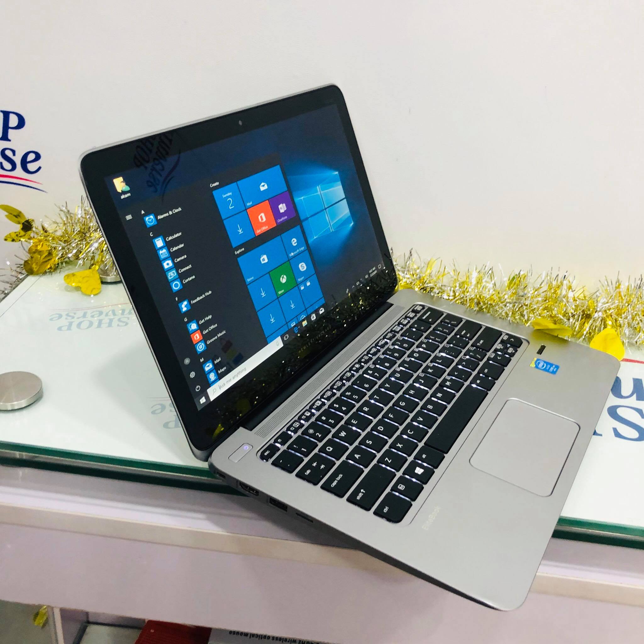 HP folio 1020 G1 - Intel Core M-5Y51 - 128GB SSD - 8GB RAM - 12.5 