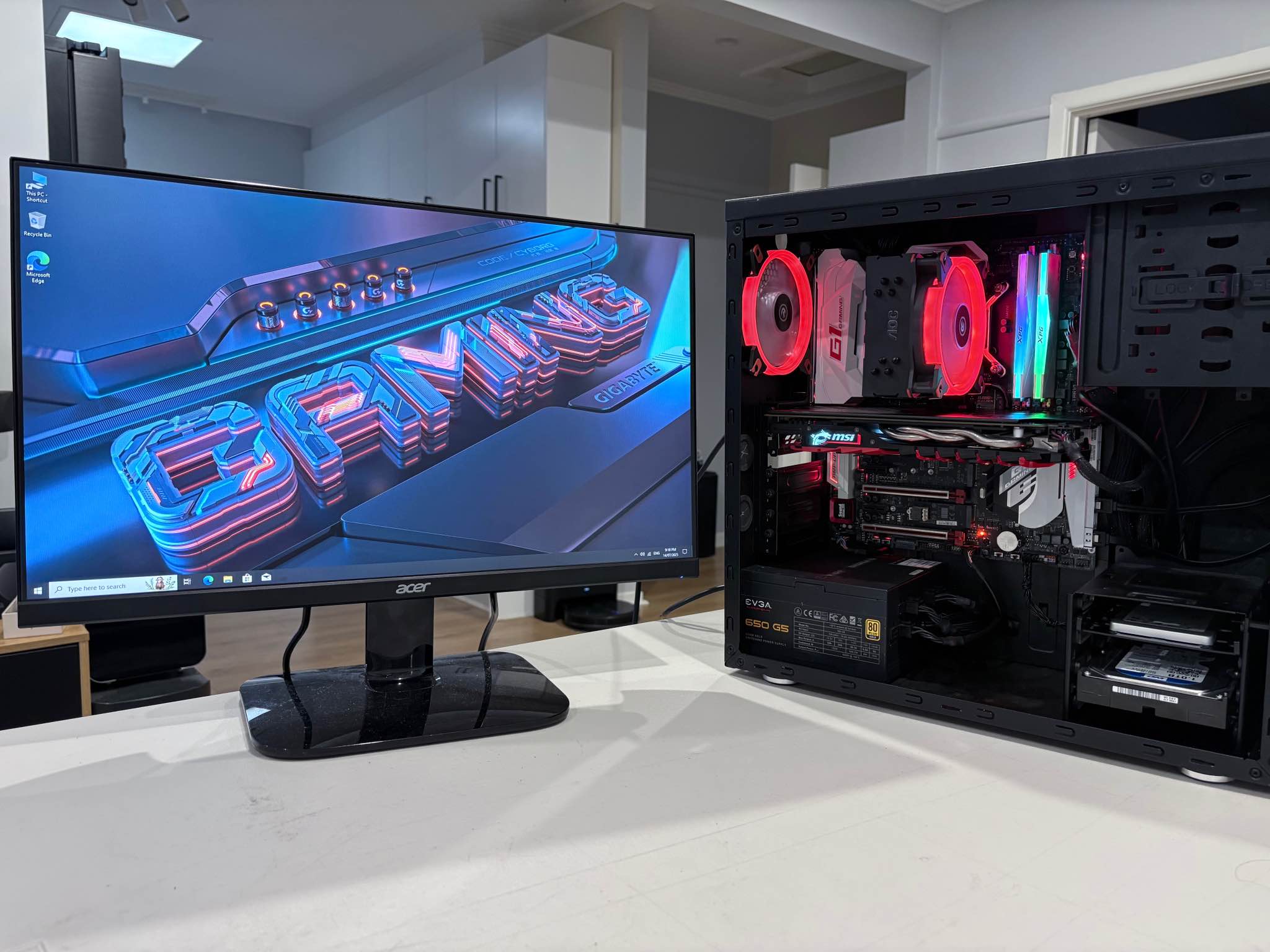 i7 7700 Asus rog strix b250 board Gigabyte GTX1060 6GB Hyperx 2x8 