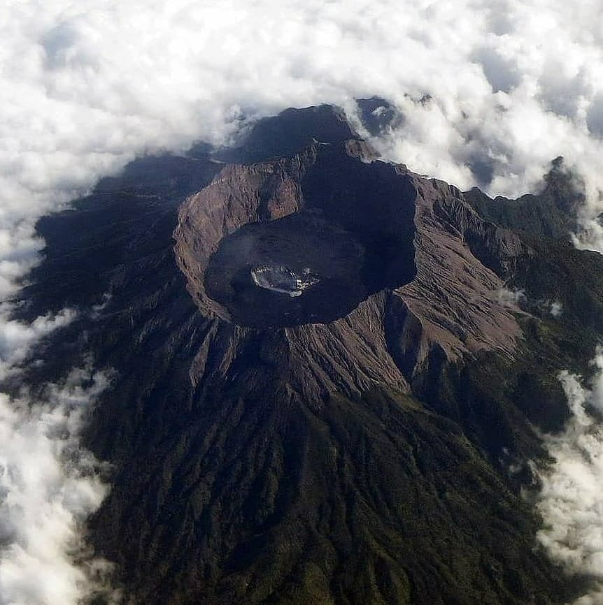 Pendaki Jadul - . Kaldera Gunung Raung. kaldera satu ini...
