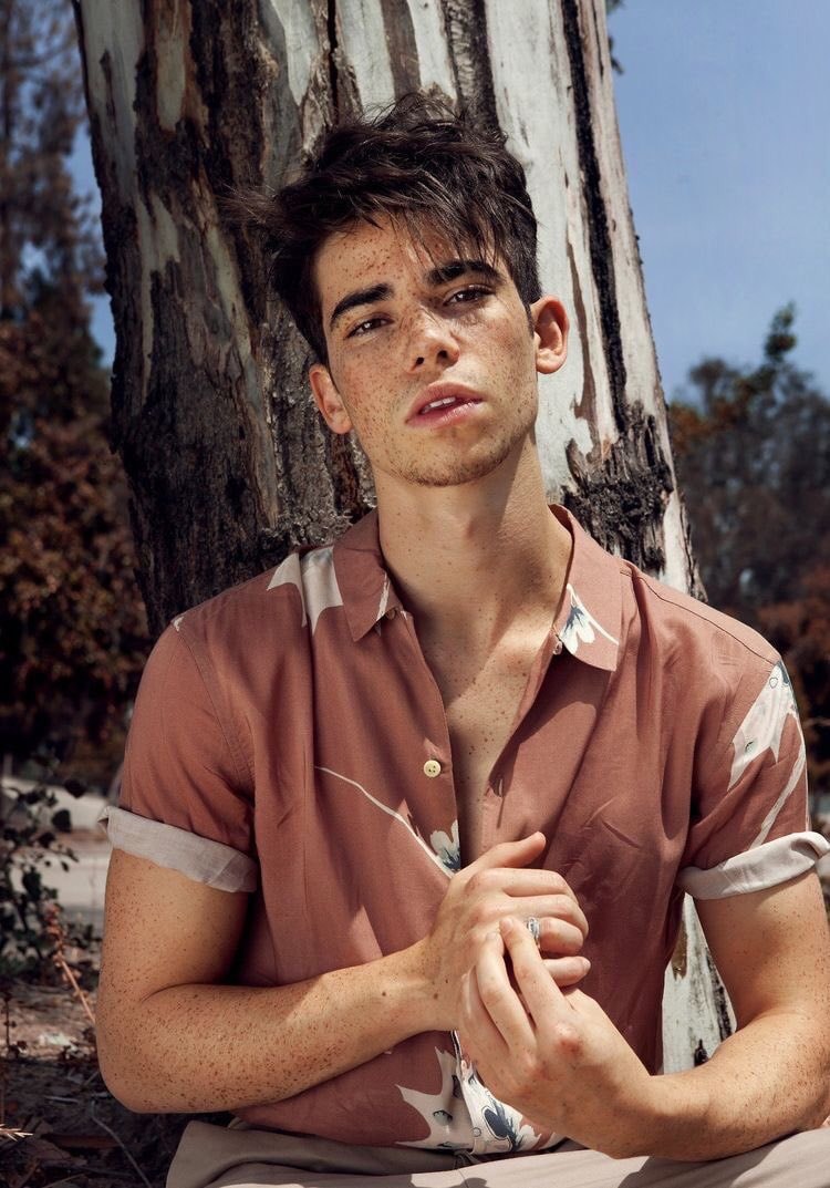 Ay wey - El actor Cameron Boyce, conocido por sus papeles...