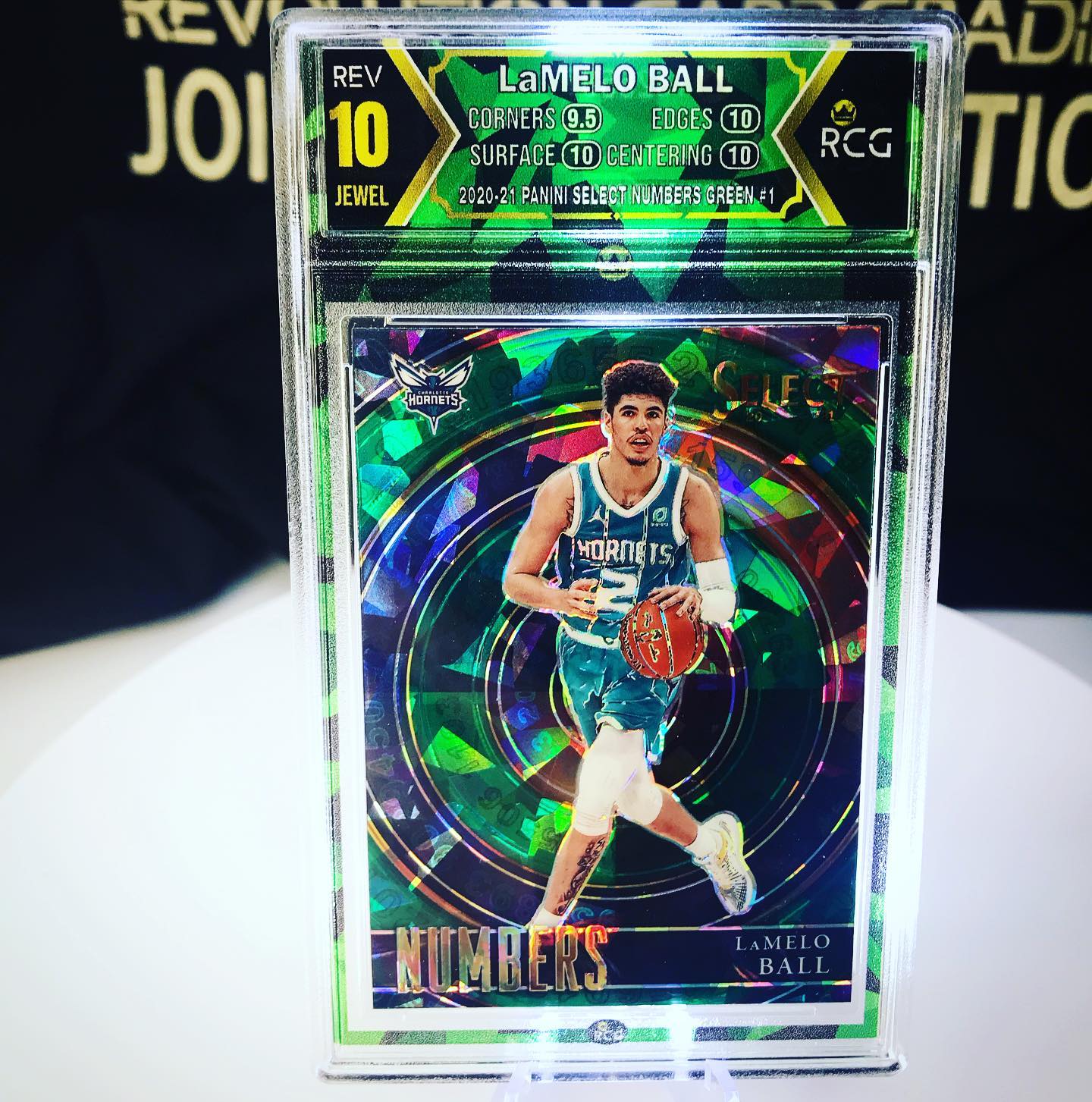 タイトルLAMENT10 HOLY_GAMBLE A1ポスター印刷フレーム作本人 This Gem Mint 10 LaMelo Ball is a great example of the Court Kings