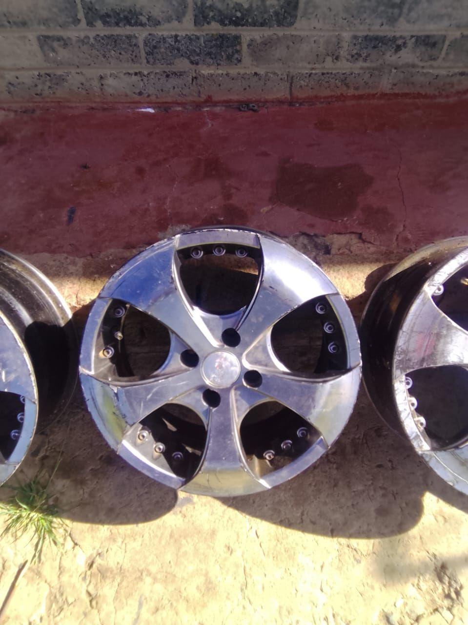 4 holes 15 inch rims fitting : Golf1.2 .Toyota Conquest.Corolla Baby ...