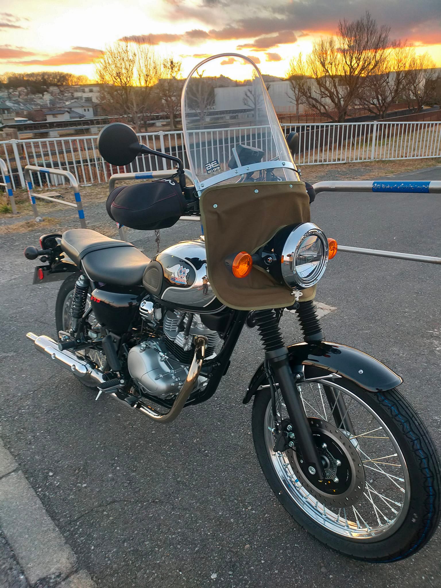 はじめまして、八王子在住のメグロS1乗りです。15年程前はW650に乗って 