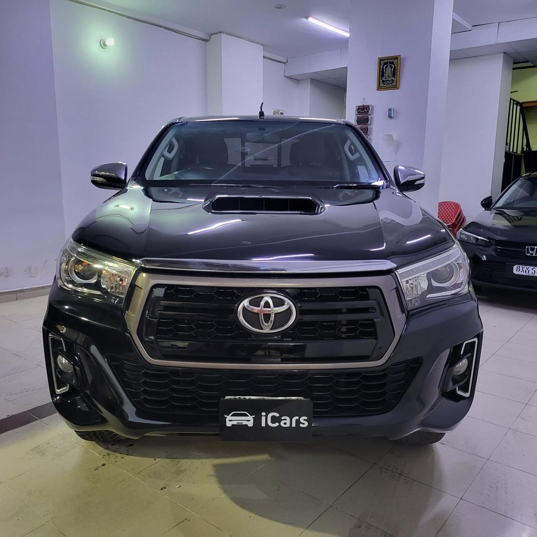 iCars - Toyota Revo 3.0 G Mode 2016 (DEC) Registered 2016...