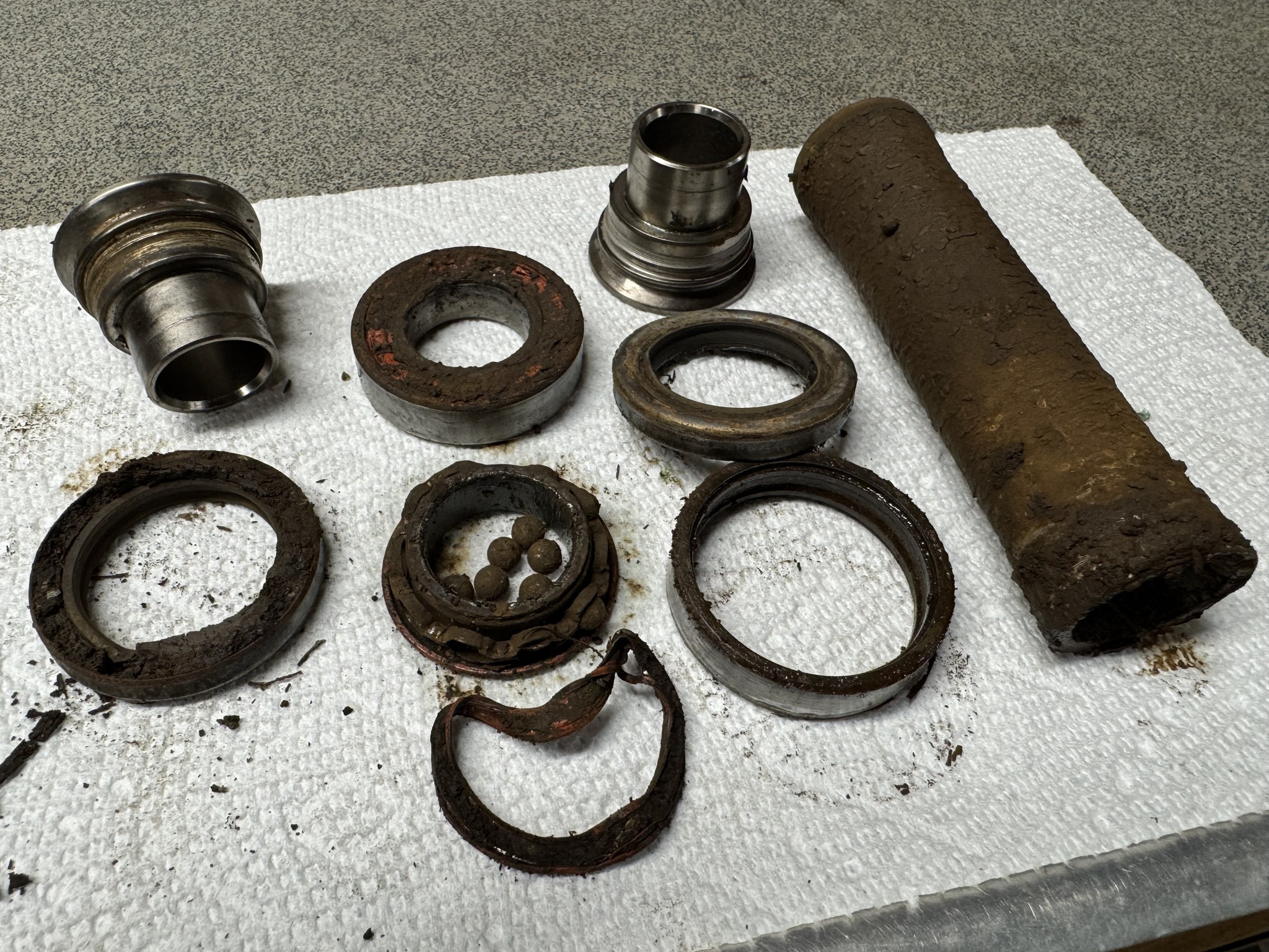 SKF Rear Wheel Bearing & Seals Kit For KTM SX 250 – 1994 To 2017