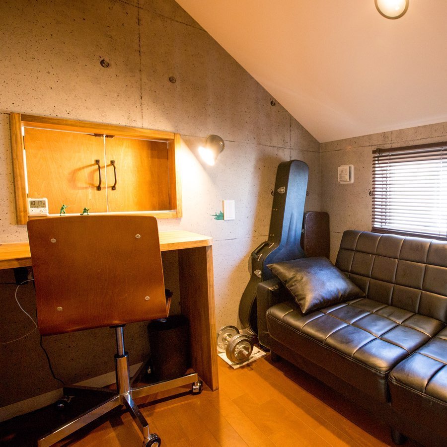建築家とつくる憧れの暮らし - 屋根裏にあるにご主人様の趣味スペース。... | Facebook