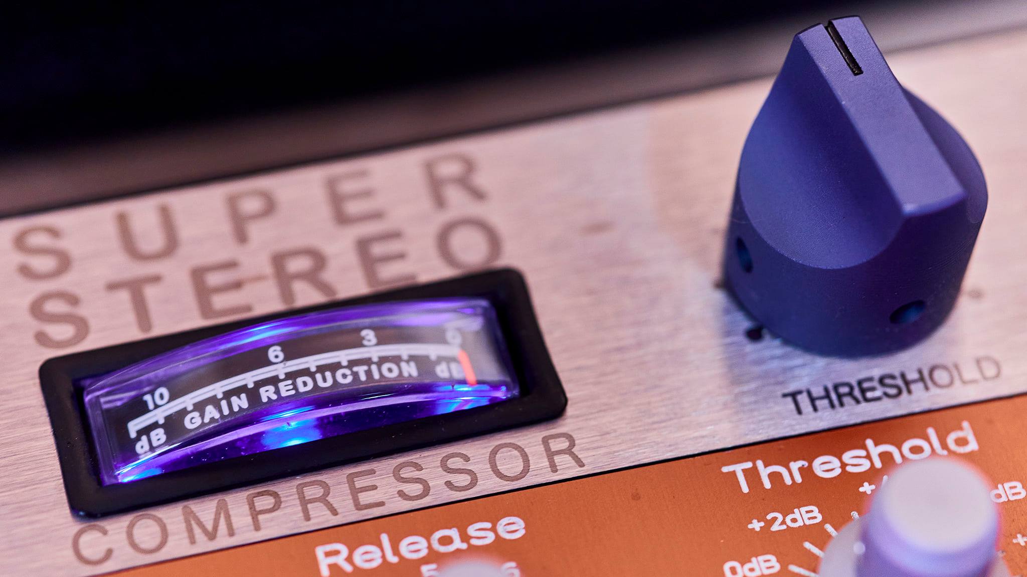WOW! This device sounds really good! Welcome to the echochamber 
