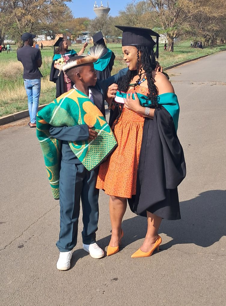 Moratuoa Molefe Motlokoa