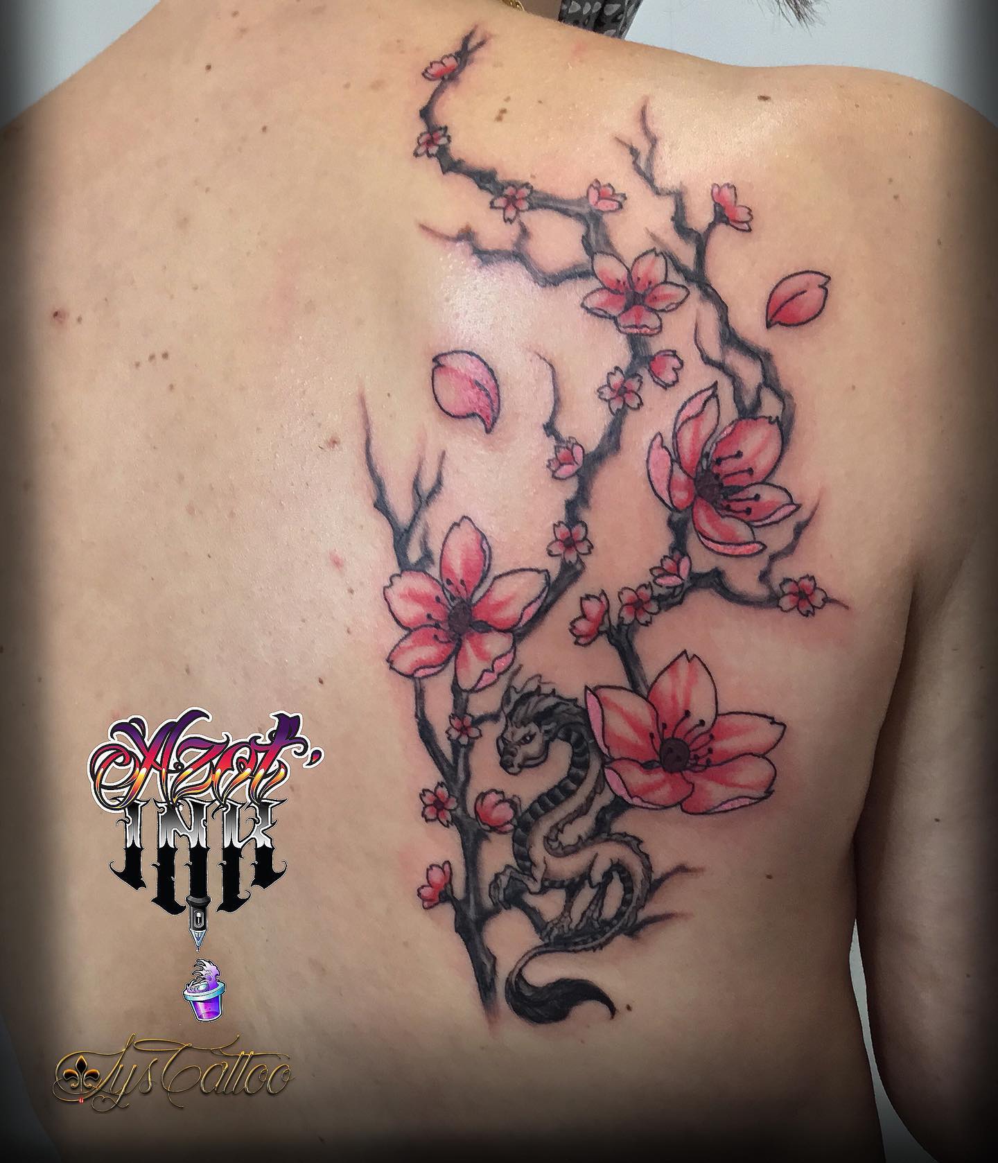 Tatouage Katana Fleur De Cerisier