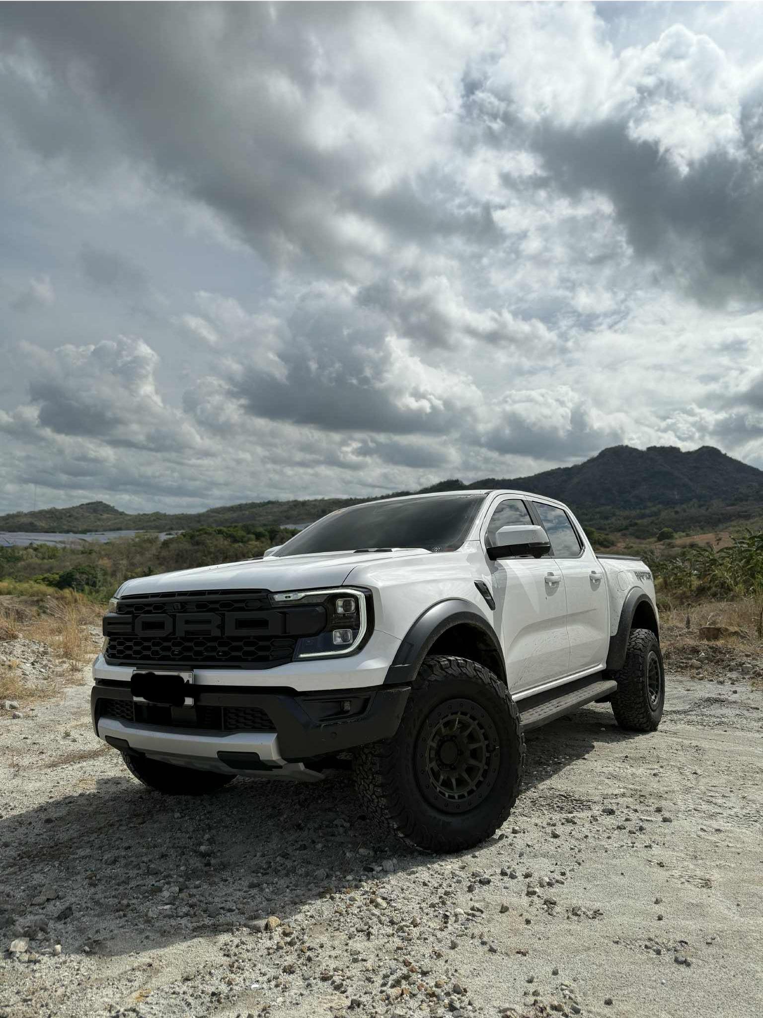 White Ranger Raptor Wallpaper