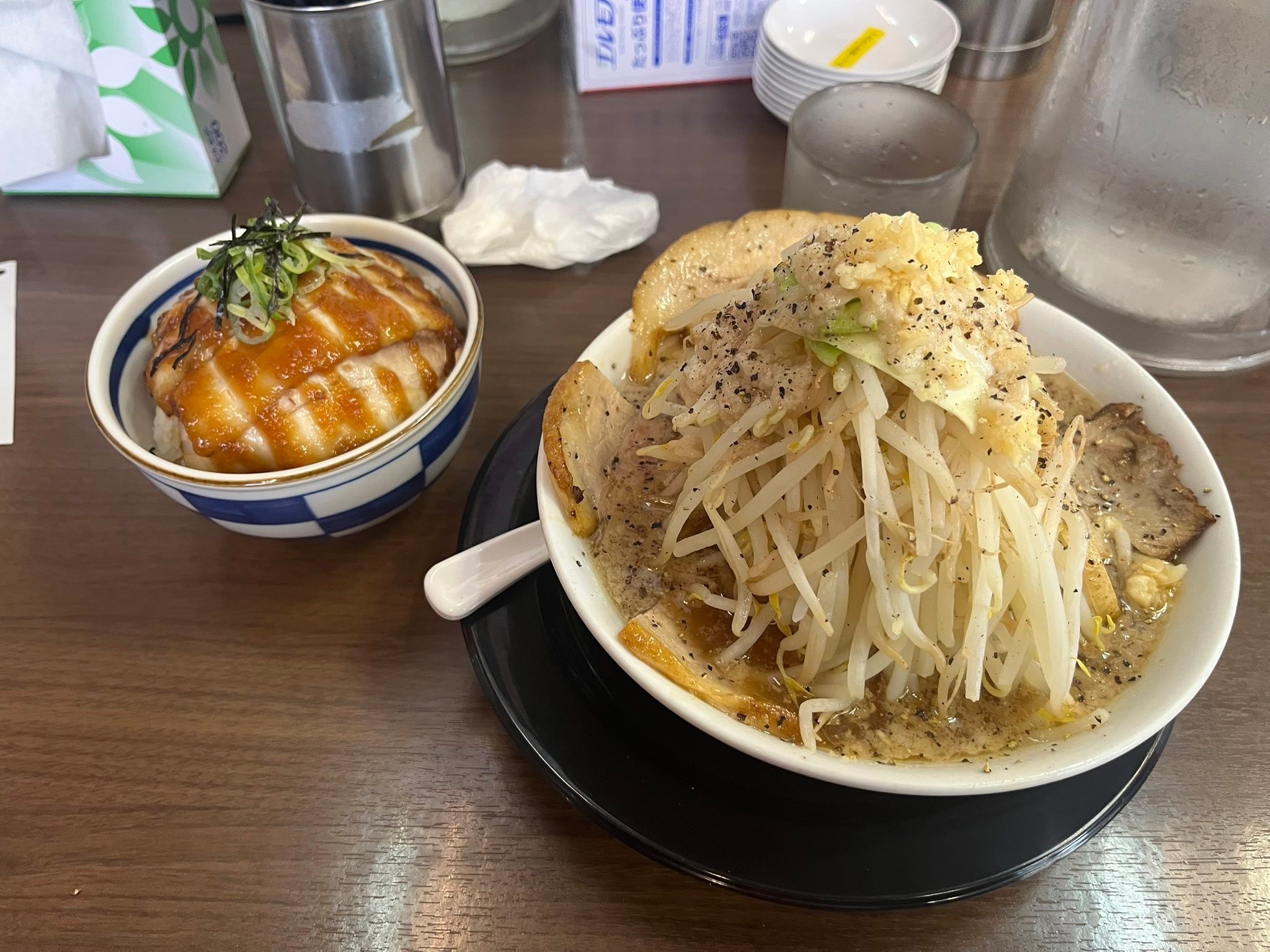 豚 人 彦根 店