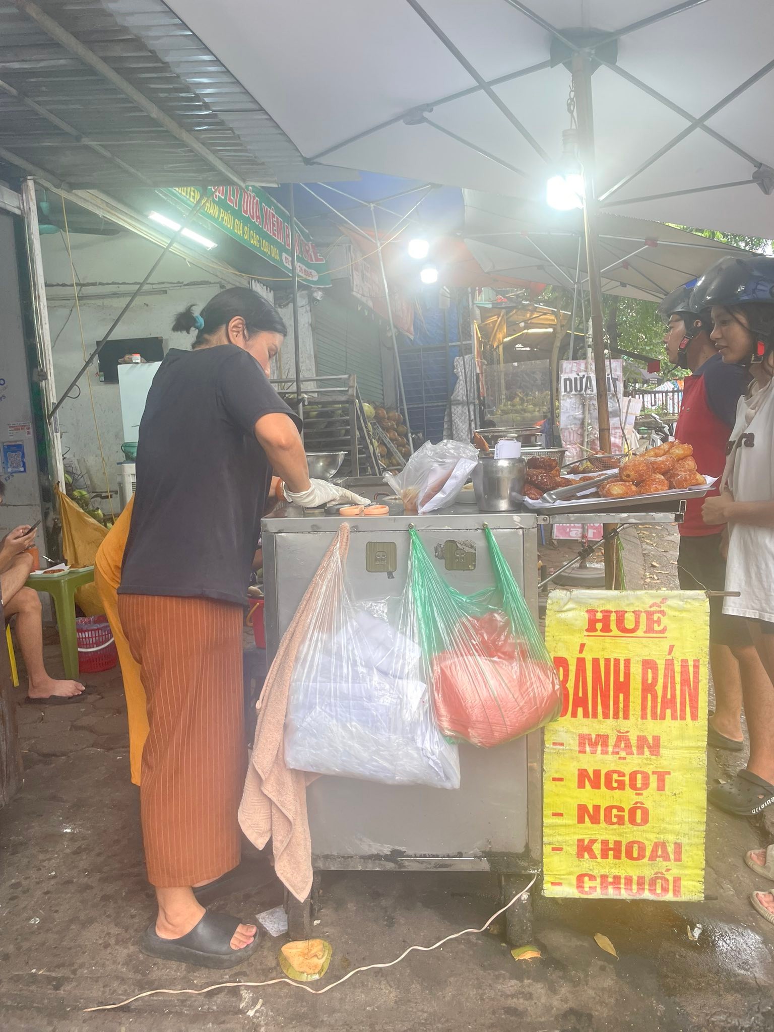 Long Biên - Review Tất Tần Tật 🇻🇳 | Chia sẻ cho mọi người 1 quán bánh ...
