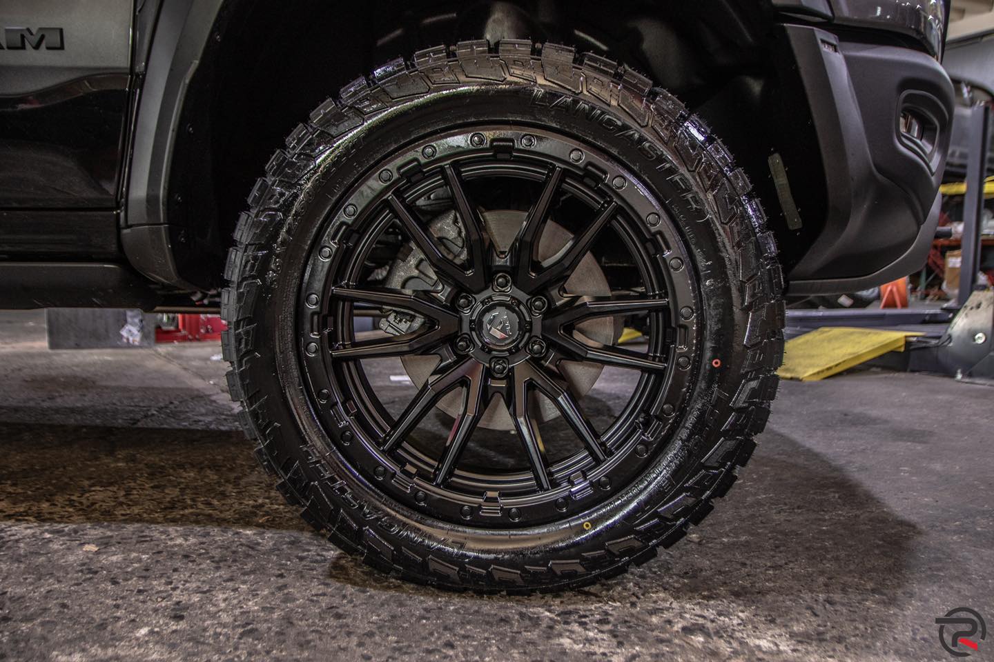 PR Auto Custom - | ¿Buscando aros y accesorios para tu... | Facebook