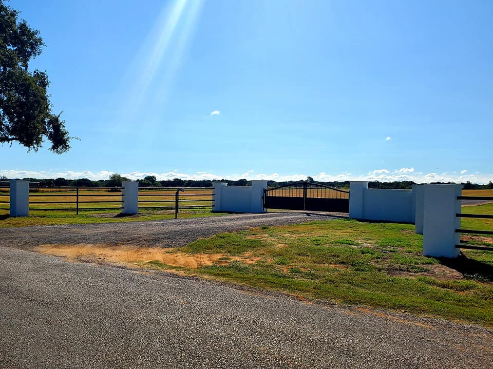TX Gate Master: Custom Gates And Opener Systems | Tolar TX