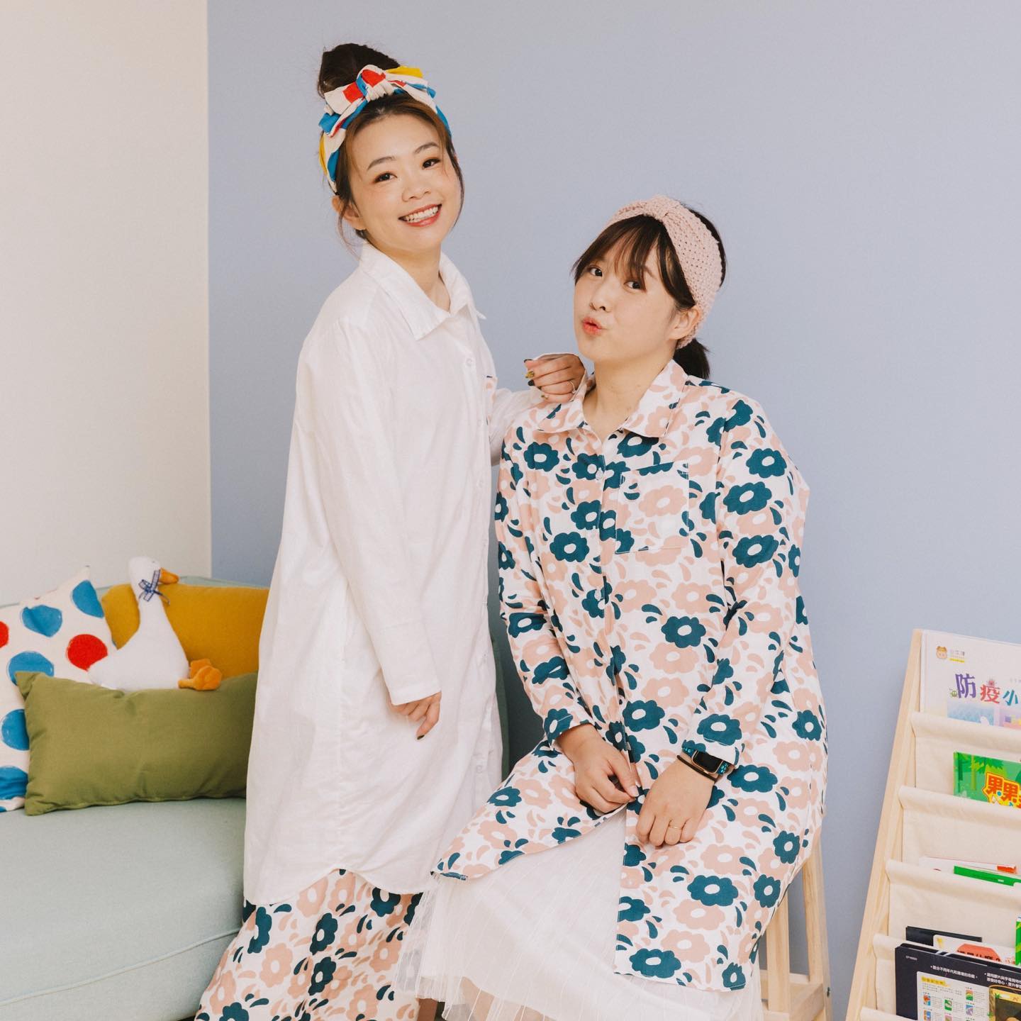 Hahababy-ははベビー - 0311新品介紹♡ 成人長版襯衫這次有三款可選！ 文字滿版 花花滿版 ... | Facebook