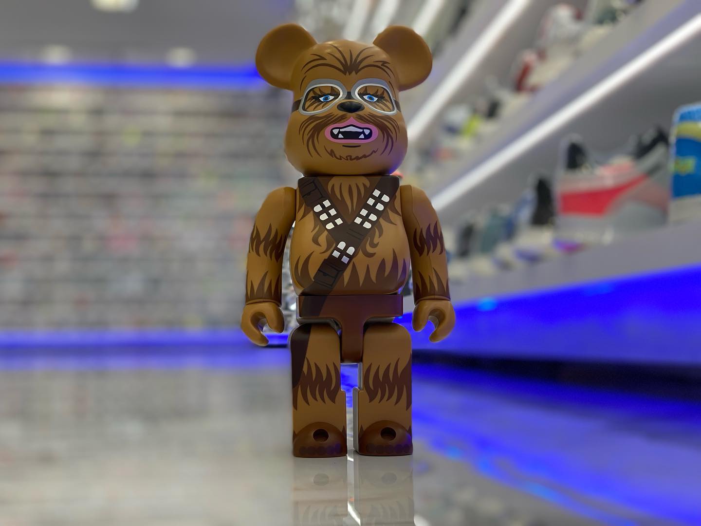 Bearbrick Chewbacca (Han Solo Ver.) 400% Brown Link in bio. #theUN