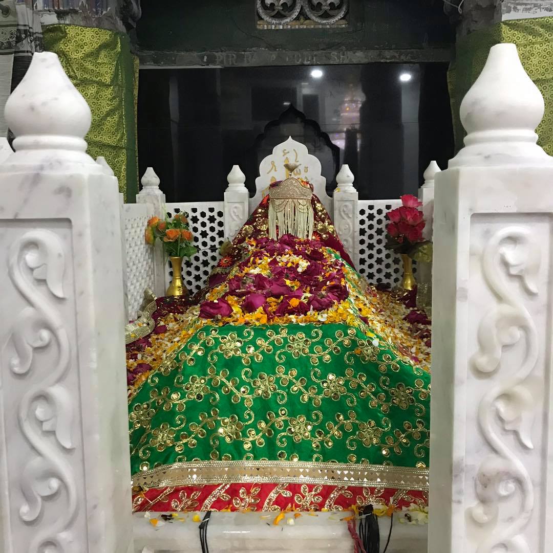Dende aa rode shah peer... - Darbar peer baba rode shah ji | Facebook