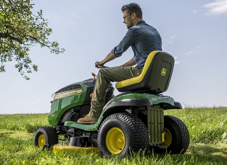 John Deere X106 Ride On Mower... - Coughlan Garden Equipment
