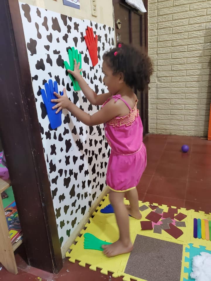 Los peques trabajando sus... - Acuarelas Bilingual Preschool
