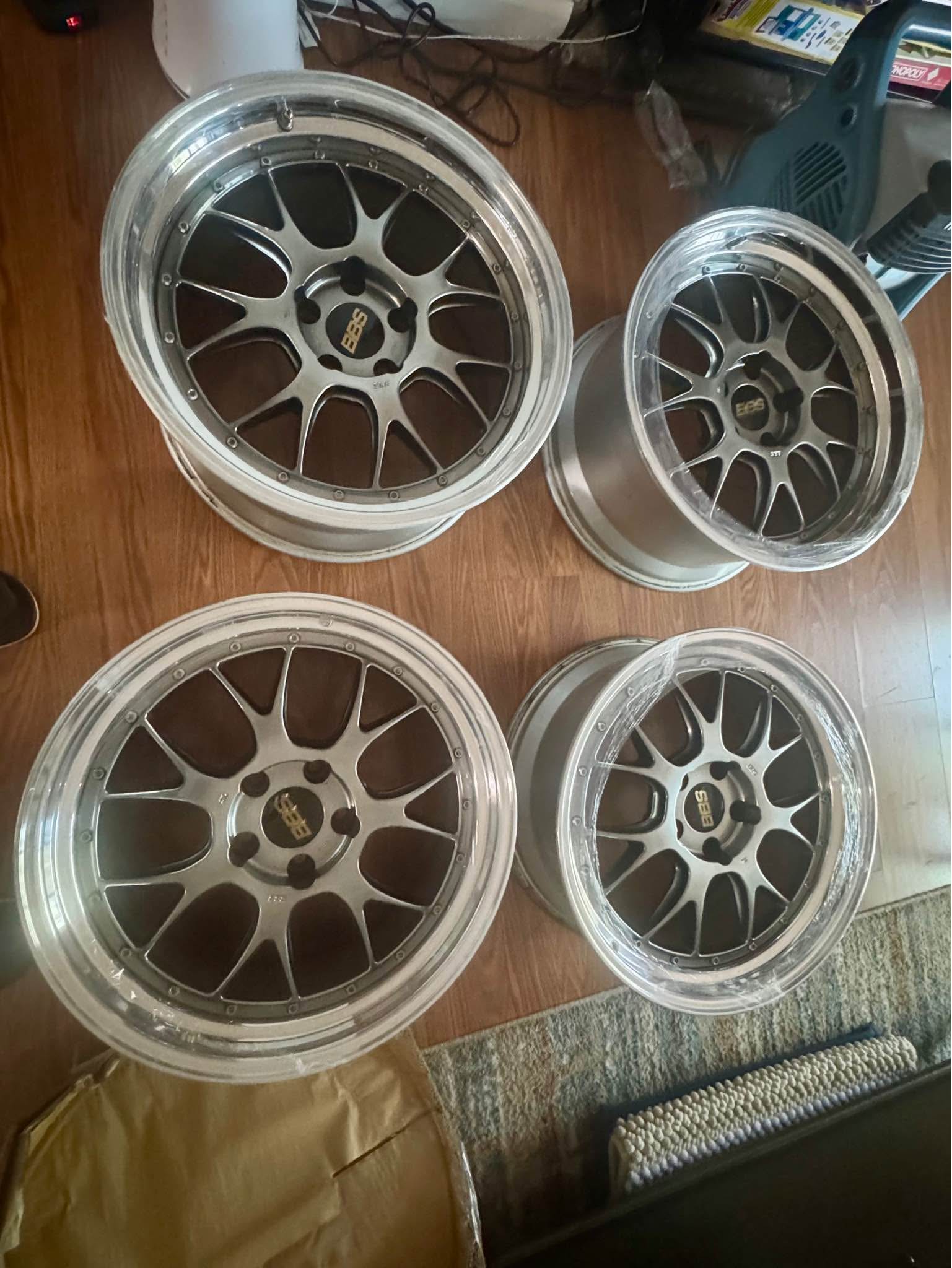 BBS LM-R LM304 LM327 19in 8.5J +13 10J +20 PCD120. Outer lip hi 