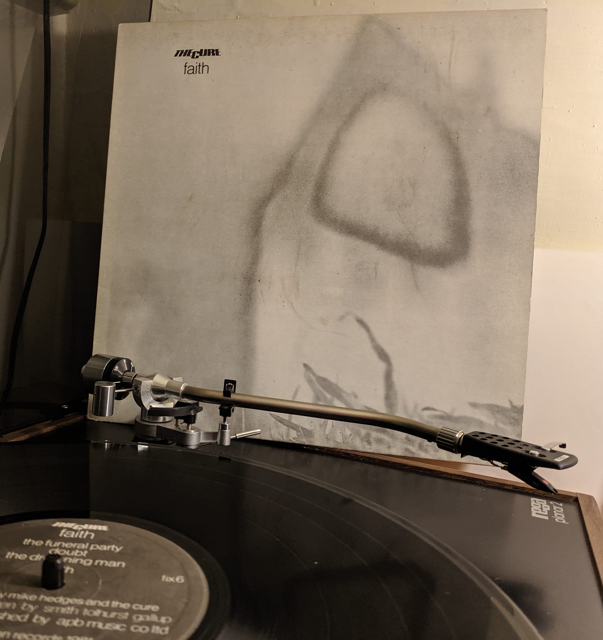 Now playing: The Cure - Faith (1981) சாழ் THEgURE faith