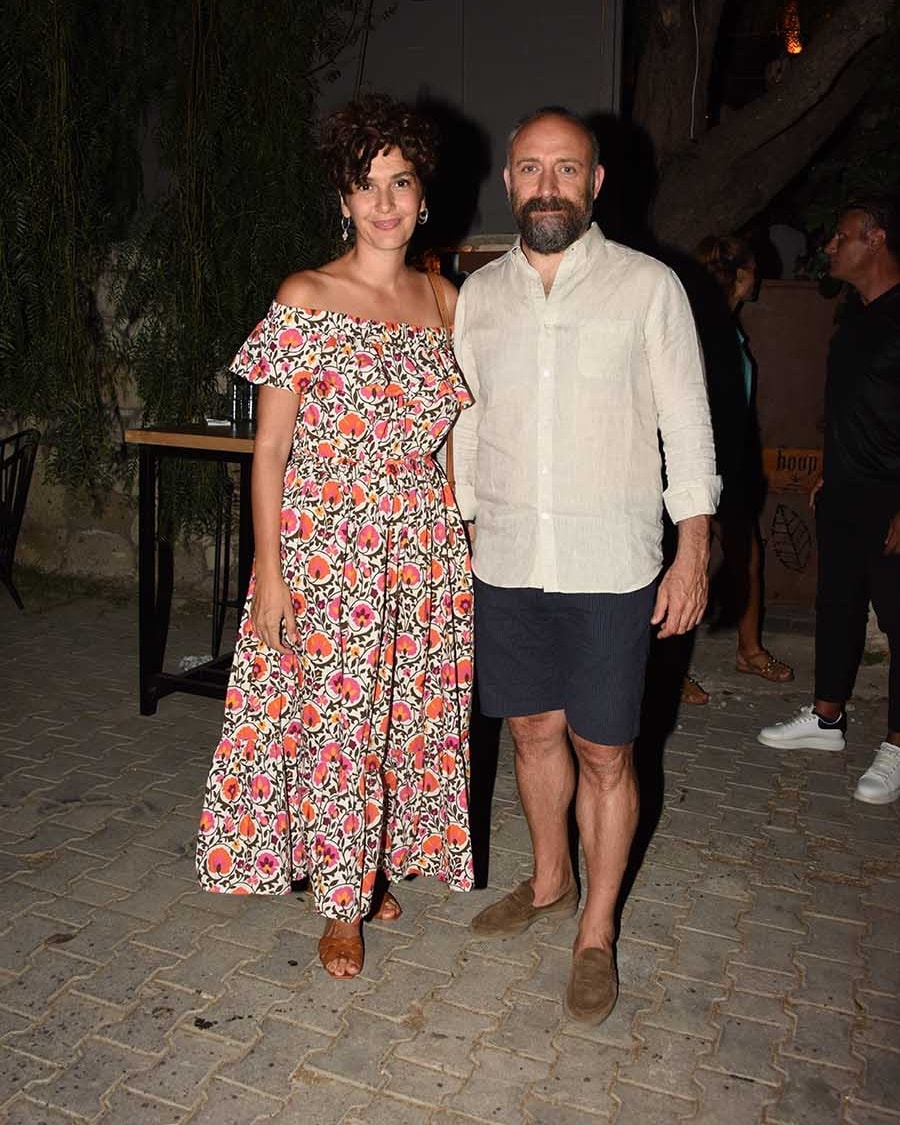 Ezgi Mola Boop  Bergüzar Korel Halit Ergenç Fan Facebook 