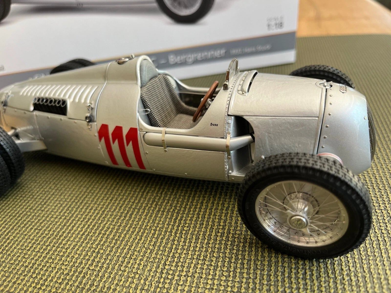Some CMC Auto-Union Typ-C models feature four rear wheels. However 