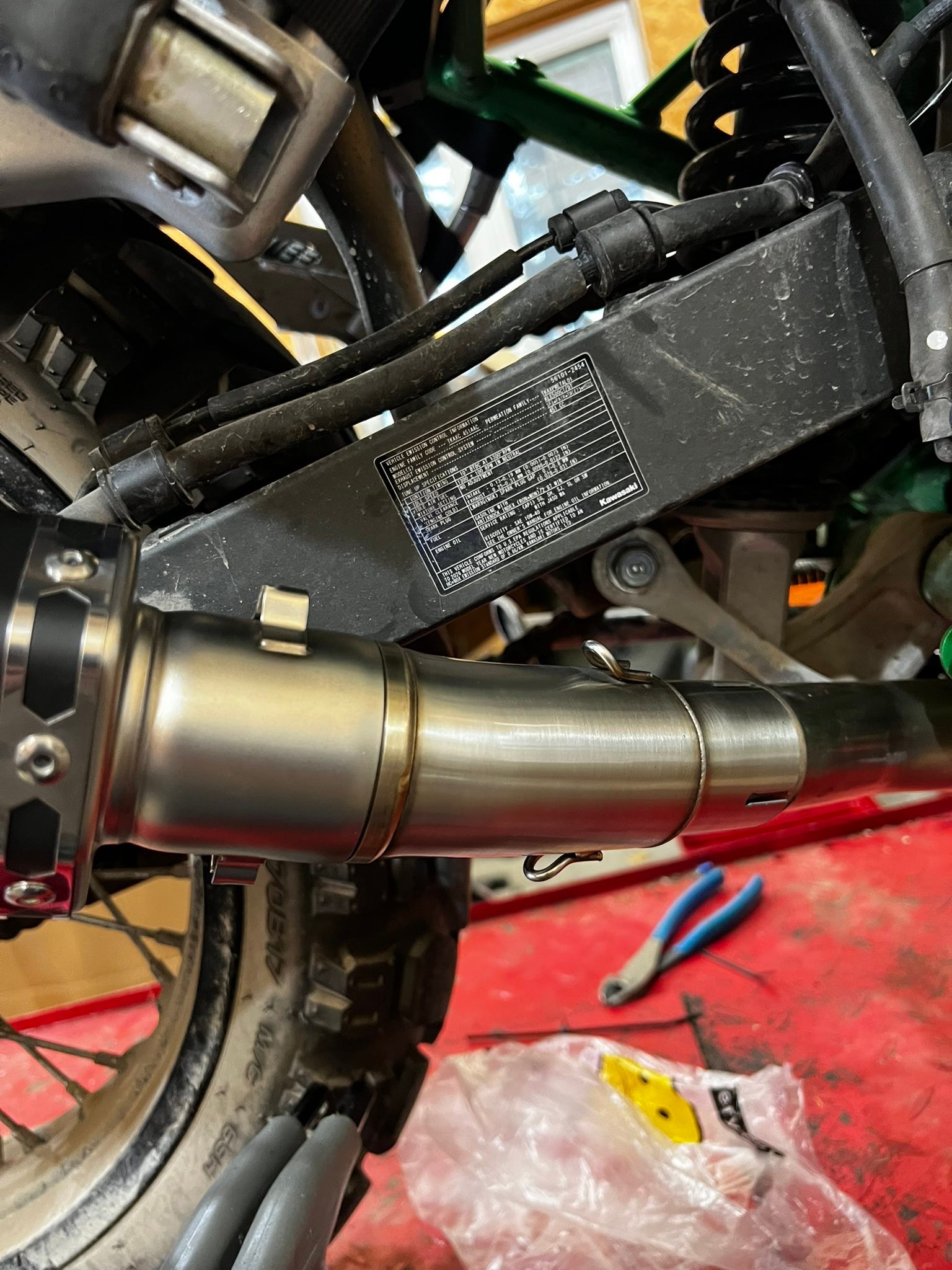 How to install exhaust like Jason Woodard on Kawasaki KLE500