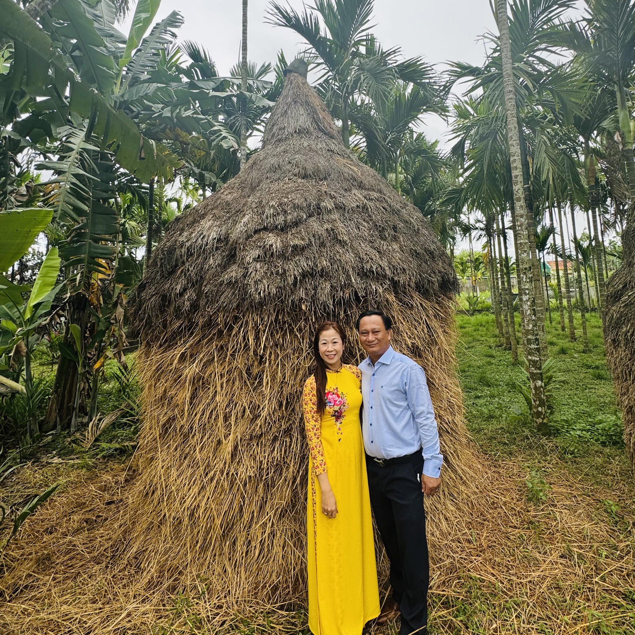 Ls - Ôn lại kỷ niệm bên bụi rơm. | Facebook