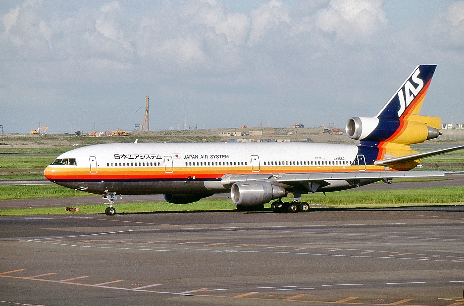 Japan Air Syatem JA8432 DC9-41 cn 47615/751 Haneda(HND) 25.Jul.1989