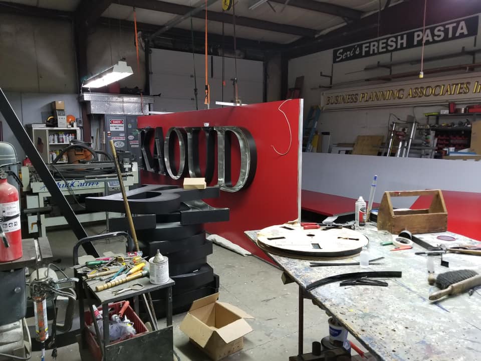 Falcon Sign | Simsbury CT